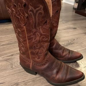 Women’s Justin cowboy boots 🤠